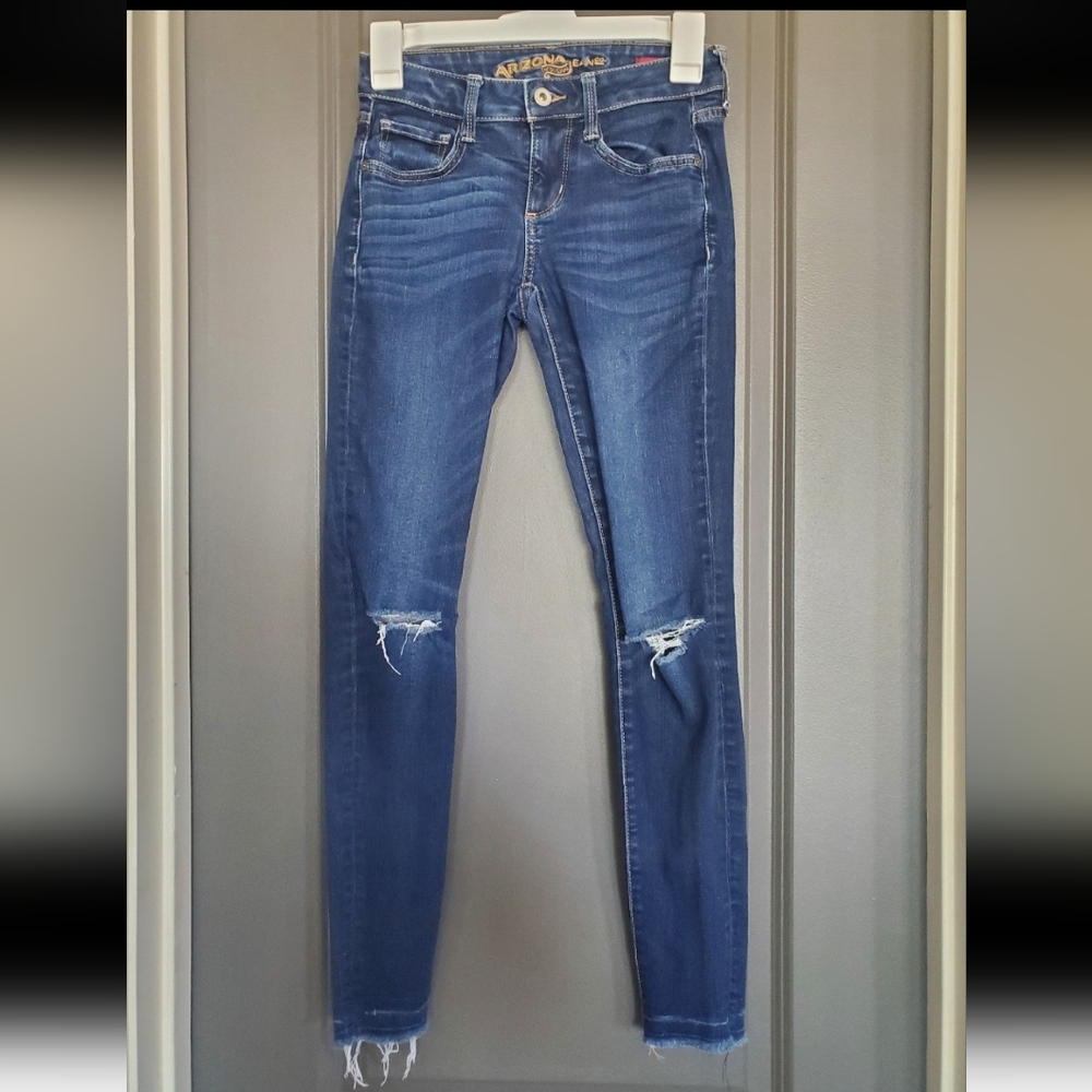 Arizona jean Co super skinny destructive jeans size 0